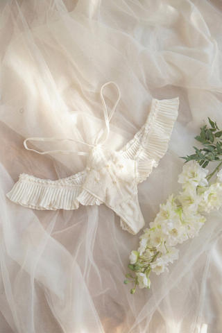 Ama String - Empress Mimi