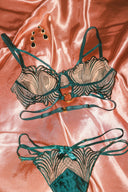 Queen of Cups String - Empress Mimi